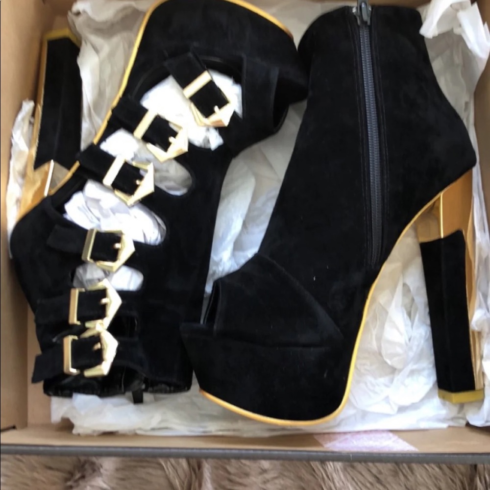 Platform Heels - Picture 4 of 4